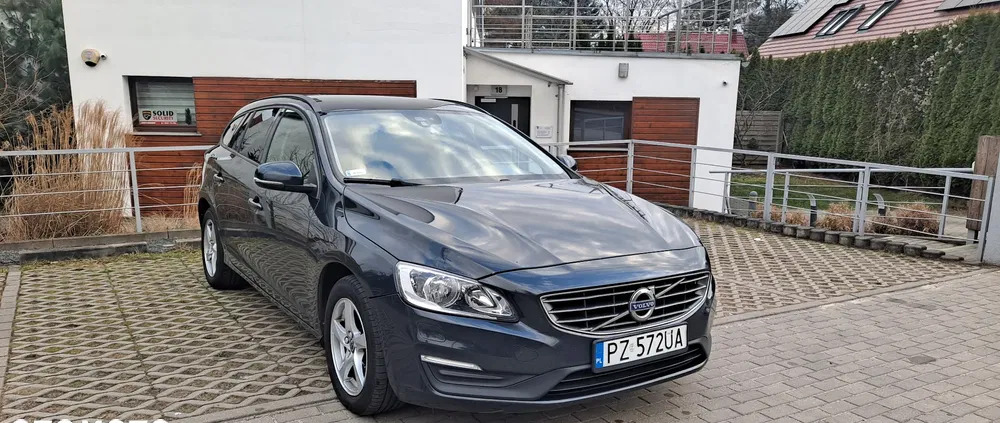 volvo podkarpackie Volvo V60 cena 44900 przebieg: 207000, rok produkcji 2017 z Poznań